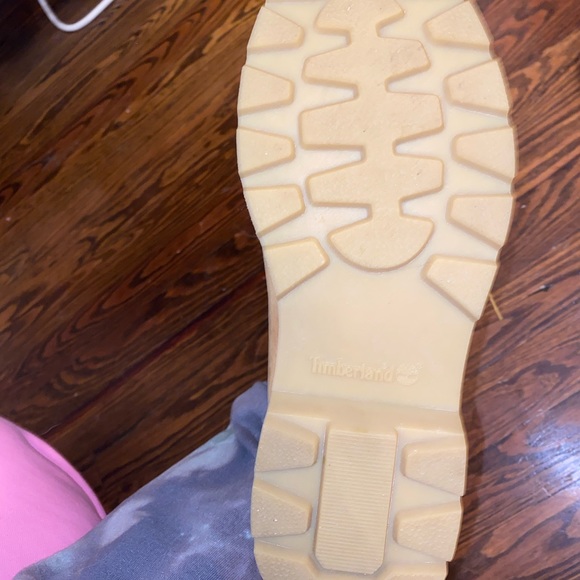 Timberland Classic 6 inch Boots - Picture 2 of 4